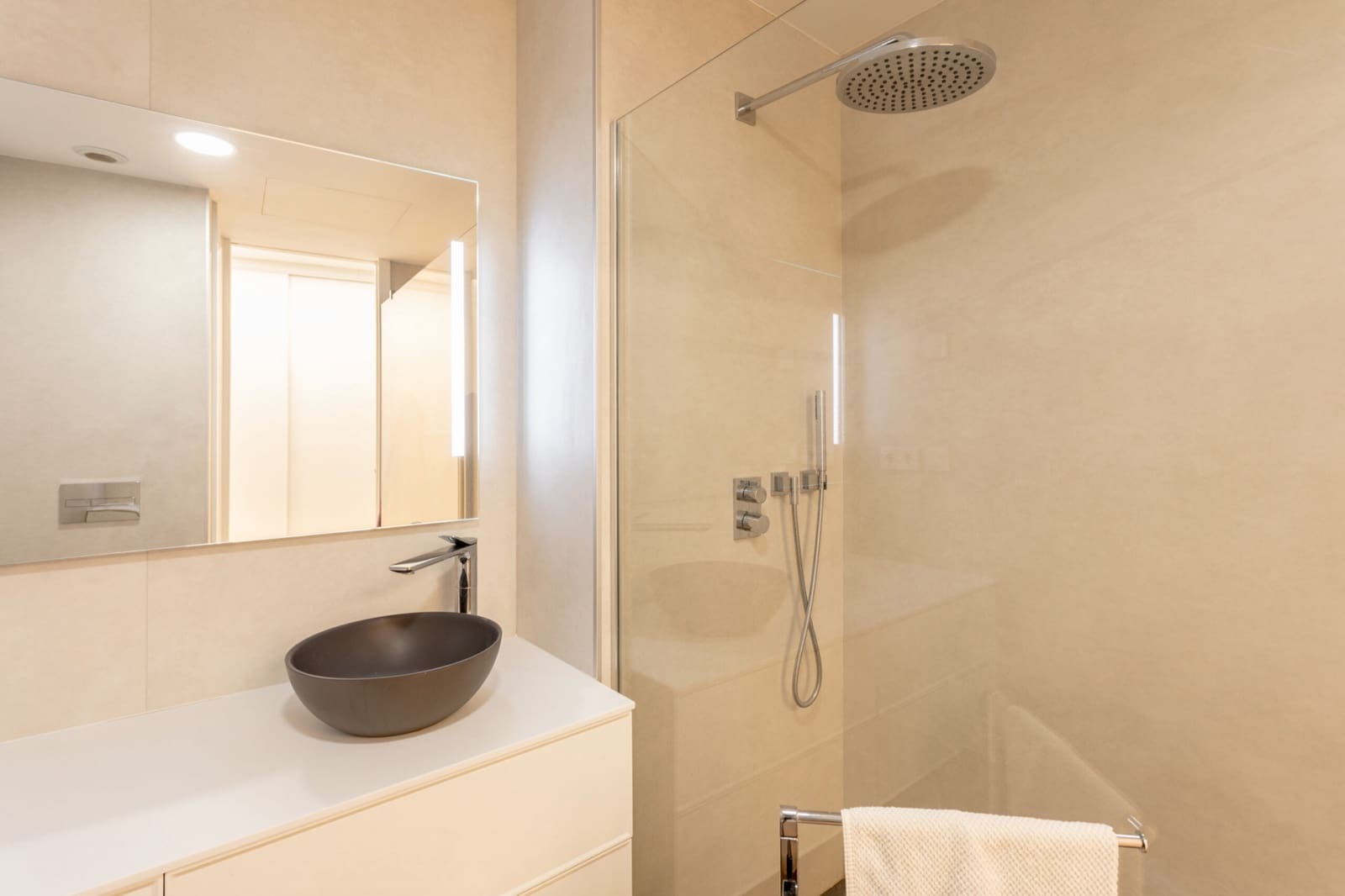 4 bedroom Apartment for sale in Estepona with pool garage - € 1,600,000 (Ref: 9848801)