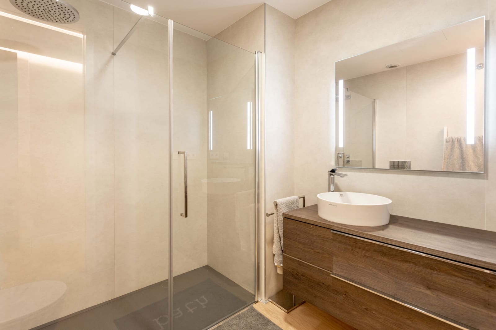 4 bedroom Apartment for sale in Estepona with pool garage - € 1,600,000 (Ref: 9848801)