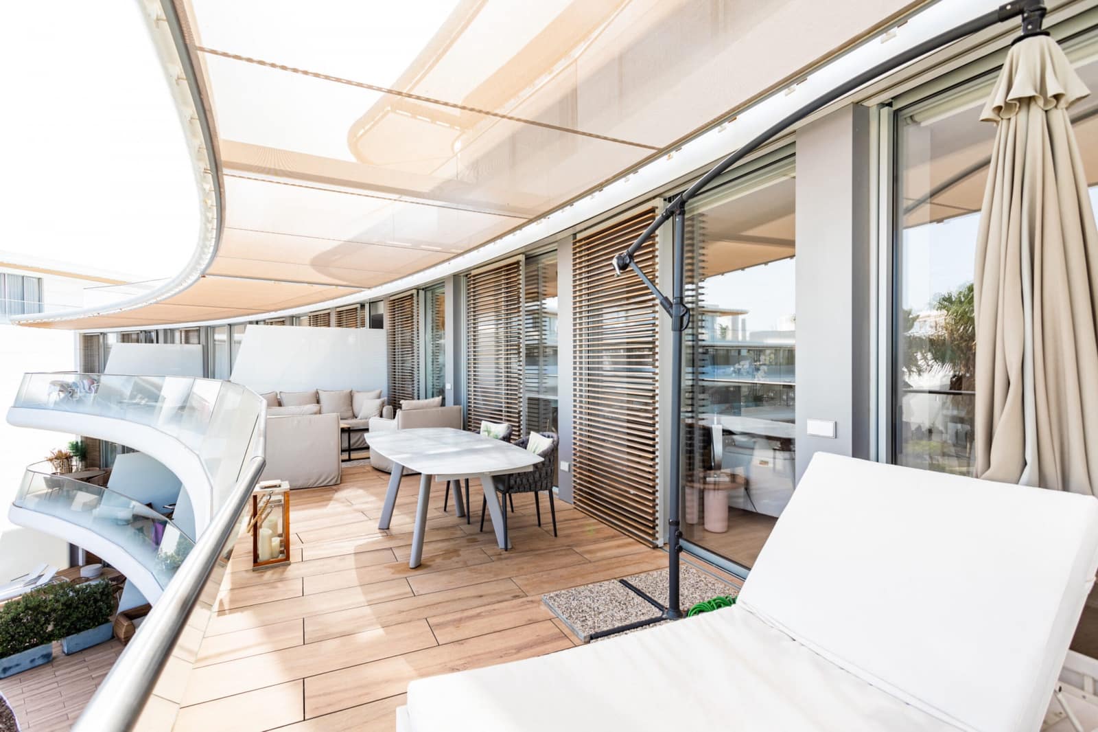 4 bedroom Apartment for sale in Estepona with pool garage - € 1,600,000 (Ref: 9848801)