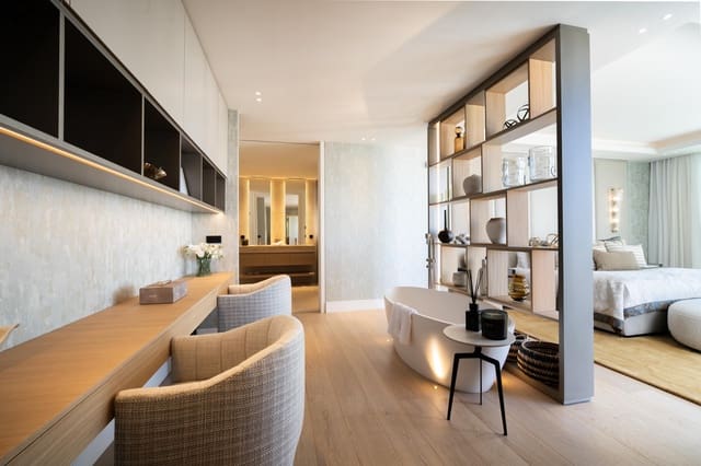 8 sypialnia Willa na sprzedaż w La Quinta, Benahavís z basenem garażem - 9 980 000 € (Ref: 9848803)