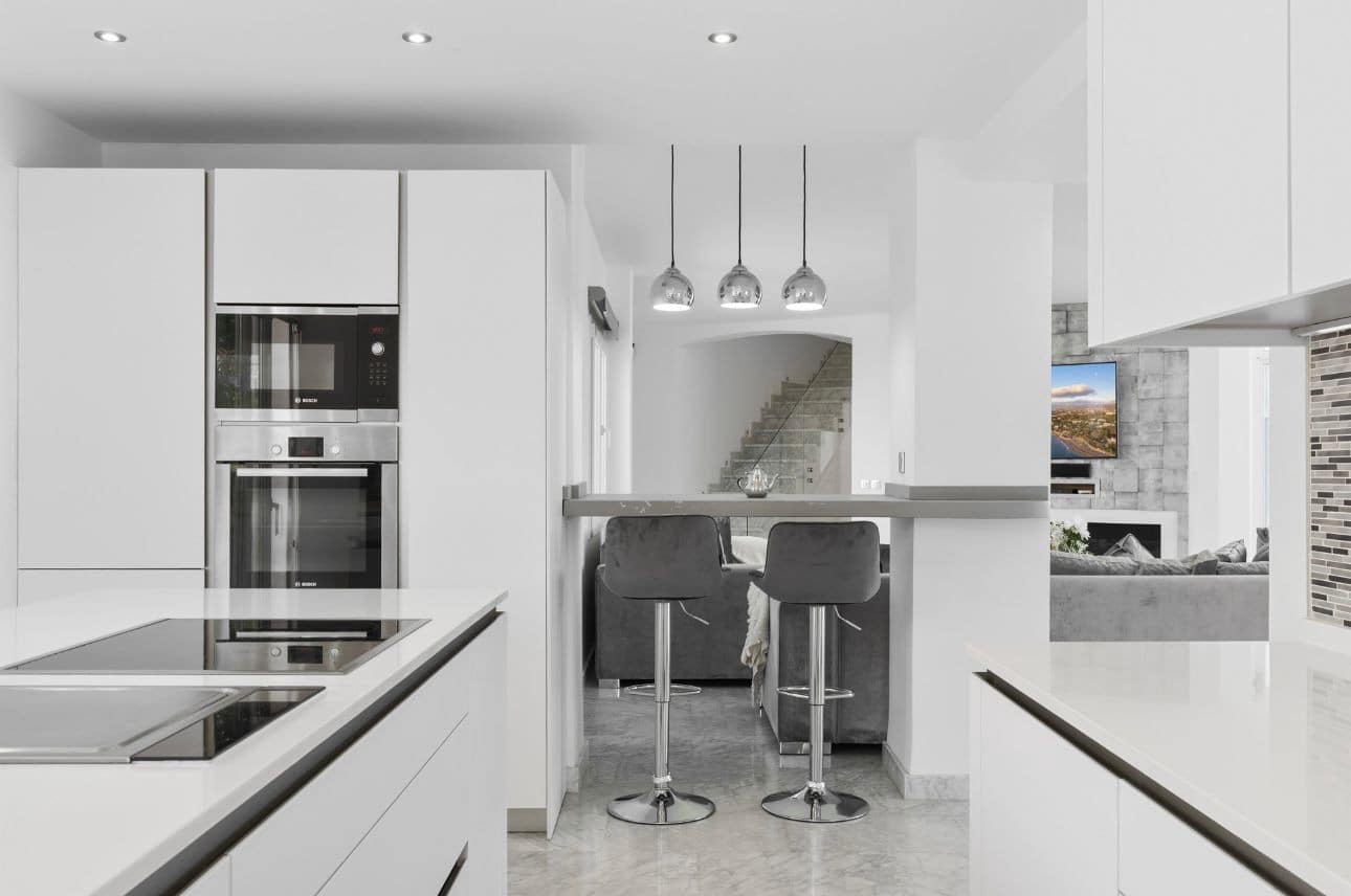 5 soverom Villa til salgs i Marbella med svømmebasseng garasje - € 2 200 000 (Ref: 9848810)