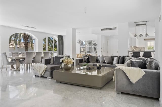 5 soverom Villa til salgs i Santa María, Marbella med svømmebasseng garasje - € 2 200 000 (Ref: 9848810)