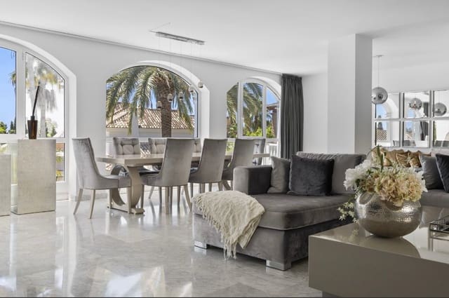 5 soverom Villa til salgs i Santa María, Marbella med svømmebasseng garasje - € 2 200 000 (Ref: 9848810)