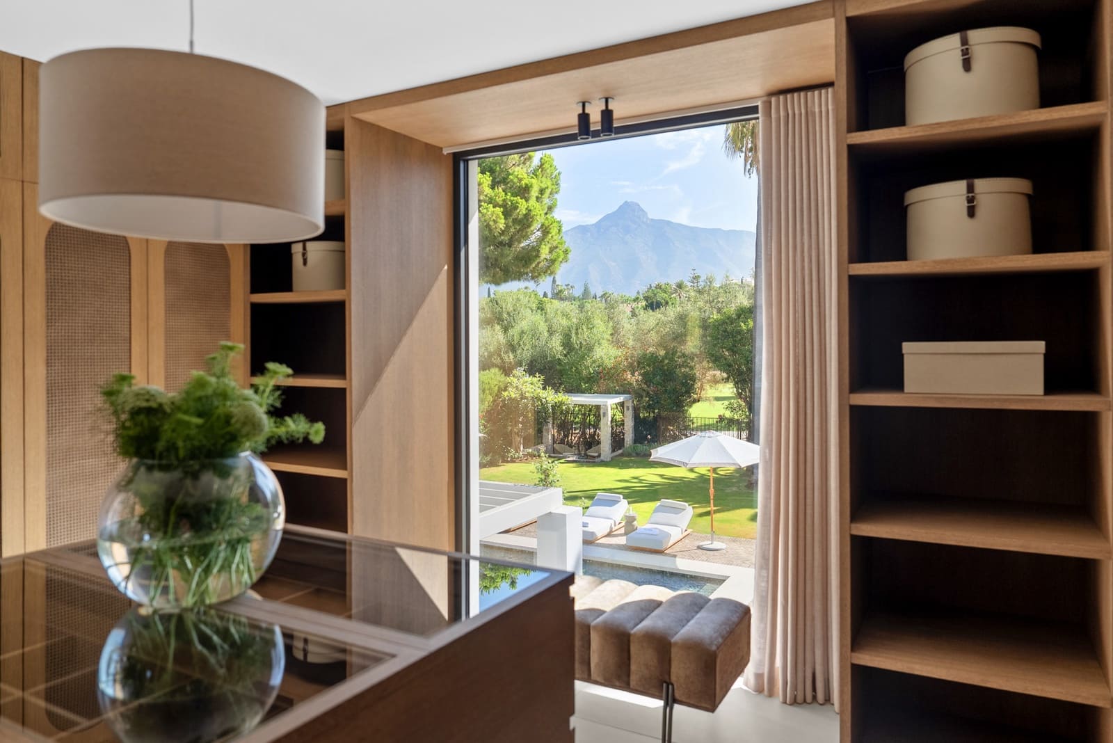 Chalet de 4 habitaciones en Marbella en venta con piscina garaje - 5.995.000 € (Ref: 9848812)
