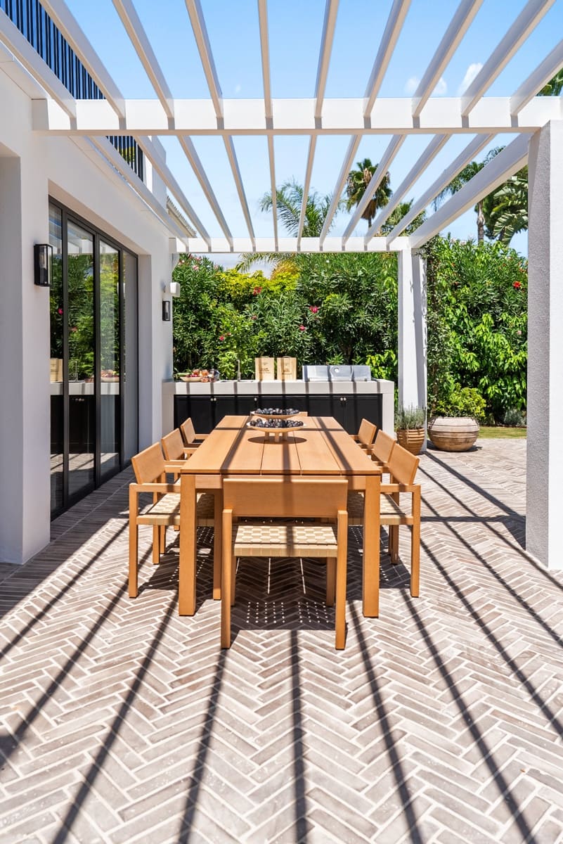 Chalet de 4 habitaciones en Marbella en venta con piscina garaje - 5.995.000 € (Ref: 9848812)