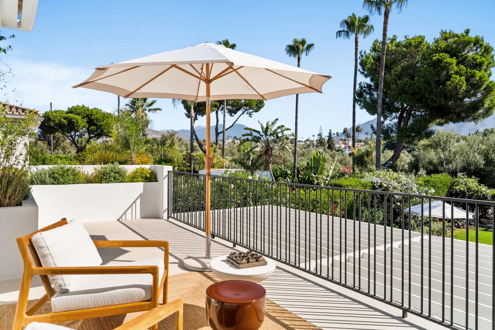 Chalet de 4 habitaciones en Marbella en venta con piscina garaje - 5.995.000 € (Ref: 9848812)