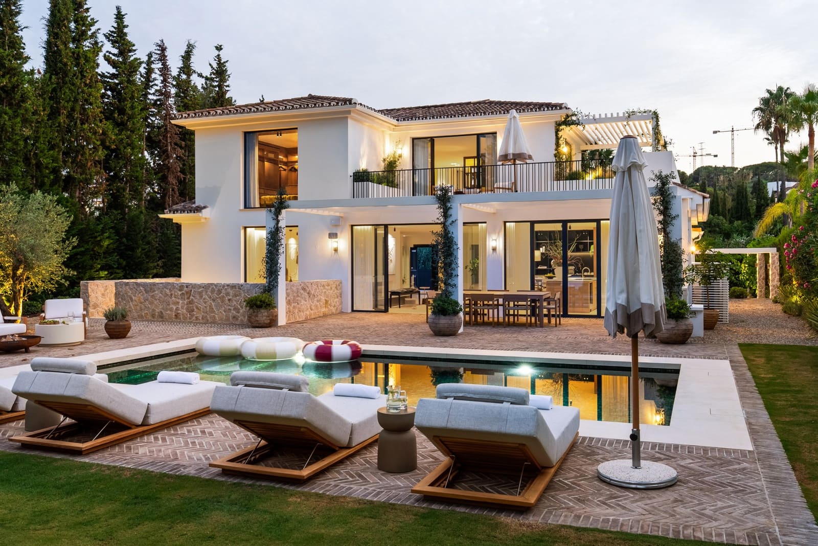 Chalet de 4 habitaciones en Marbella en venta con piscina garaje - 5.995.000 € (Ref: 9848812)