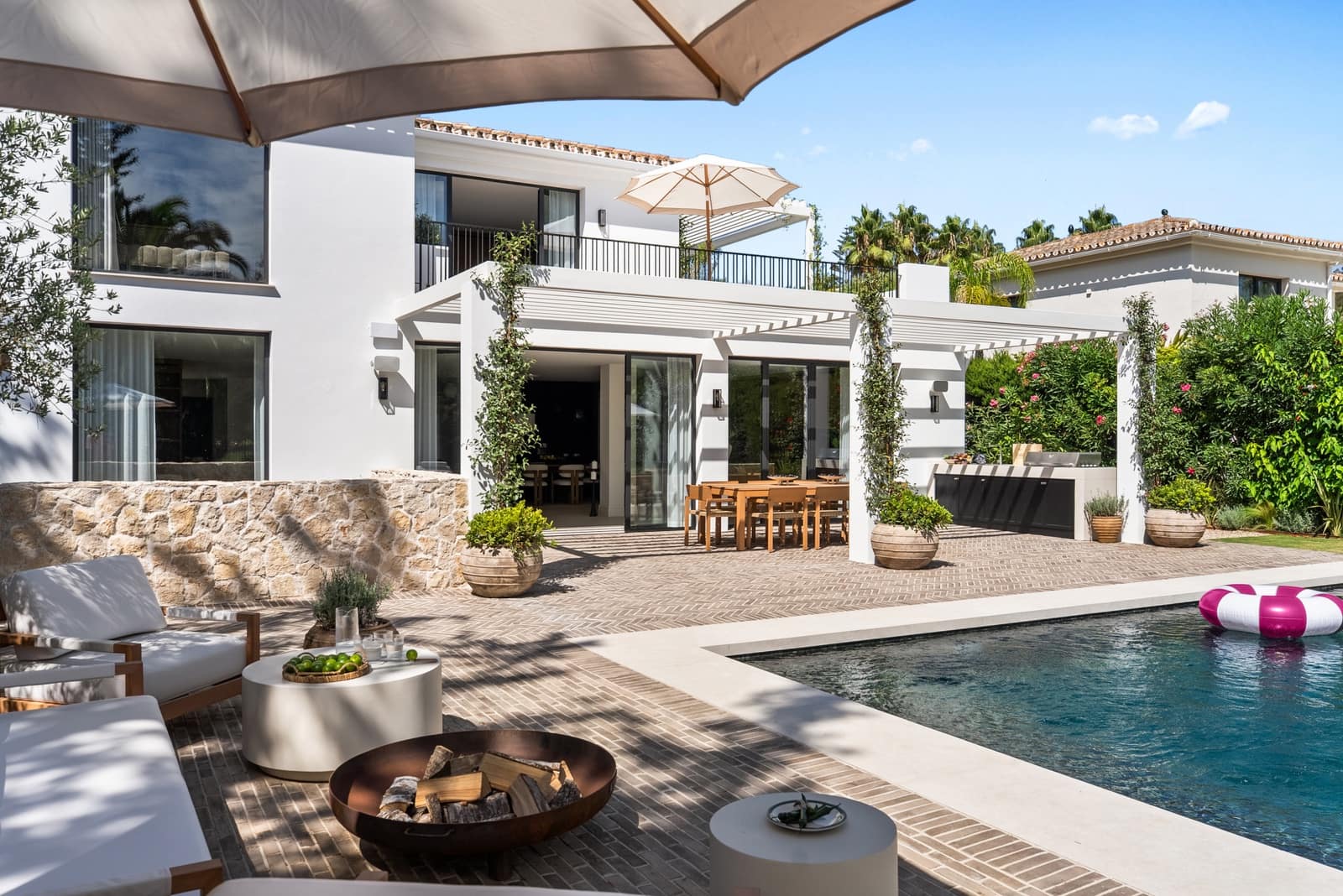 Chalet de 4 habitaciones en Marbella en venta con piscina garaje - 5.995.000 € (Ref: 9848812)