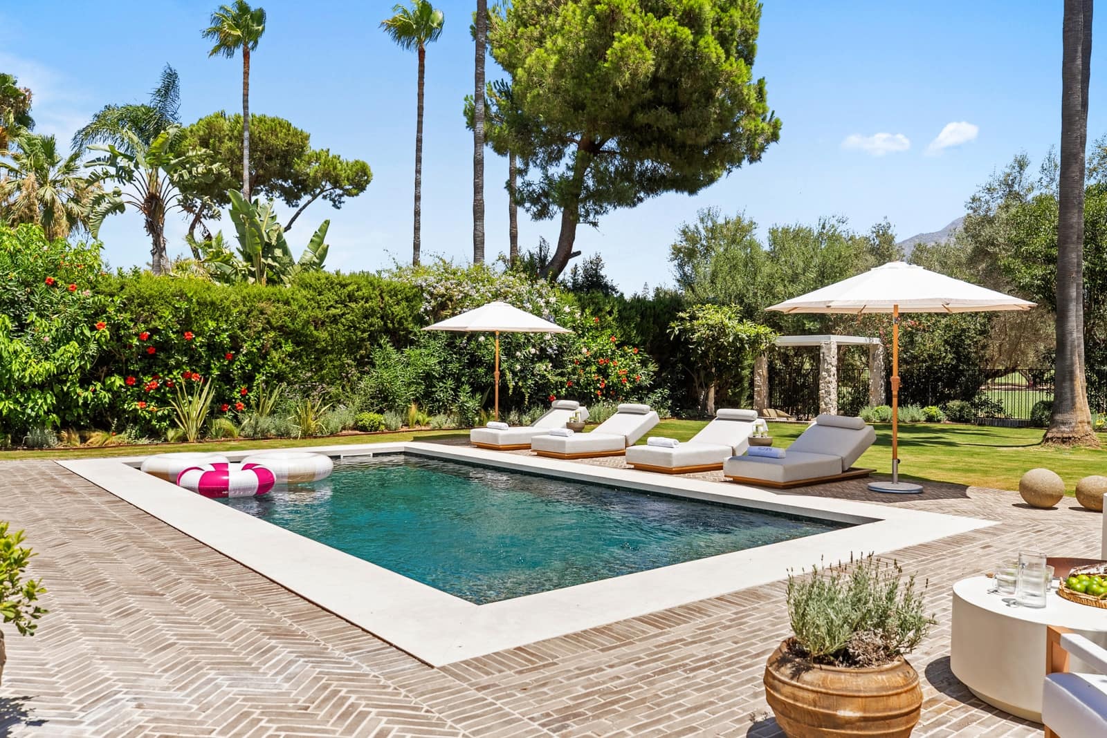 Chalet de 4 habitaciones en Marbella en venta con piscina garaje - 5.995.000 € (Ref: 9848812)
