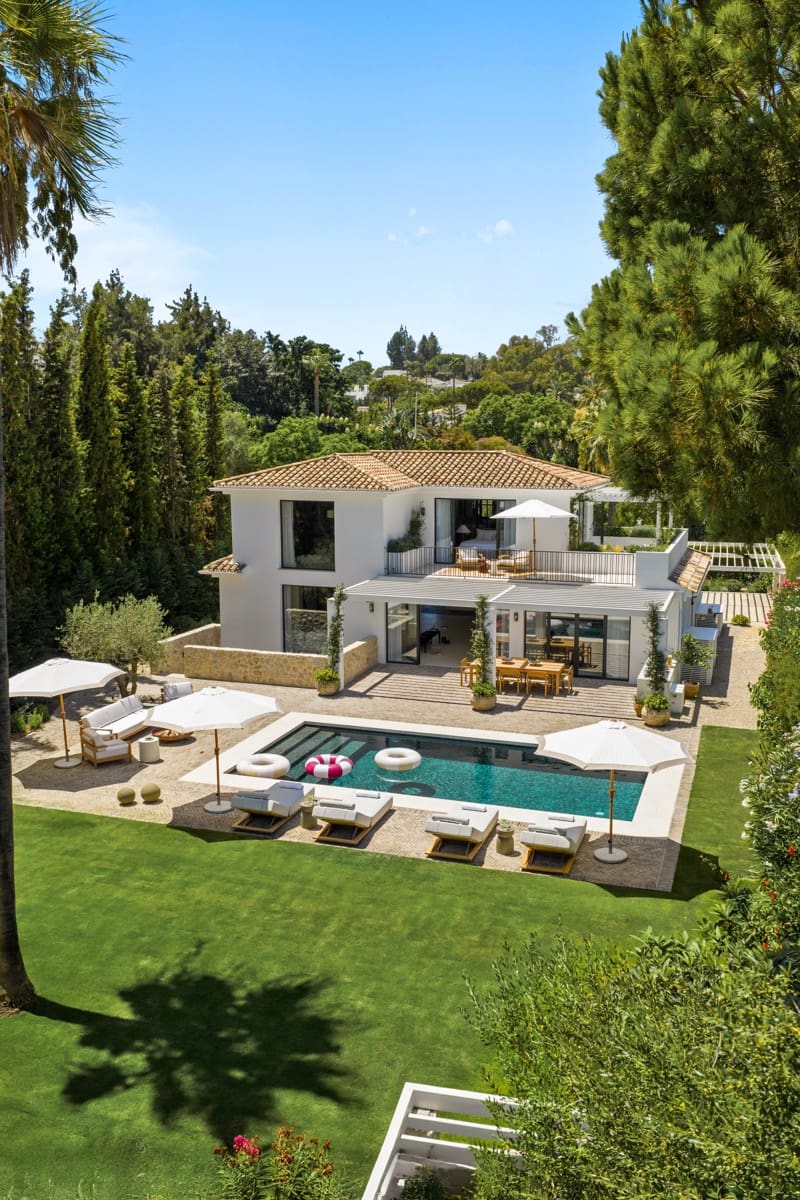 Chalet de 4 habitaciones en Marbella en venta con piscina garaje - 5.995.000 € (Ref: 9848812)