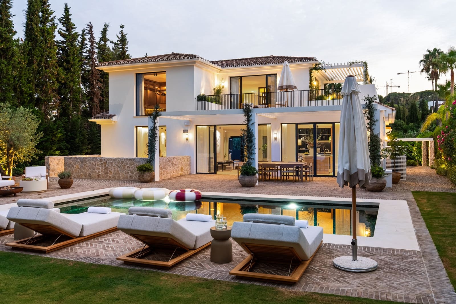 Chalet de 4 habitaciones en Marbella en venta con piscina garaje - 5.995.000 € (Ref: 9848812)