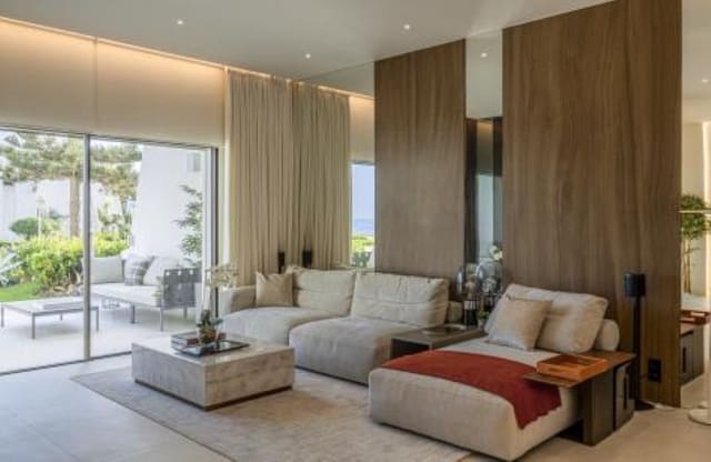 4 makuuhuone Omakotitalo myytävänä paikassa Lomas De Marbella, Marbella mukana uima-altaan 
autotalli - 5 460 000 € (Ref: 9848813)