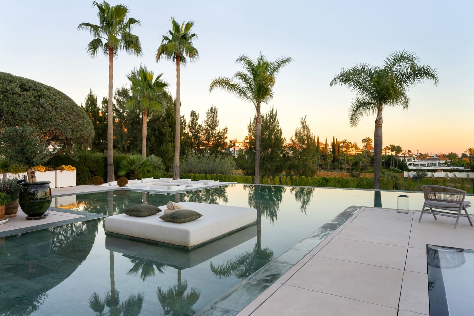 6 quarto Moradia para venda em Marbella com piscina garagem - 8 995 000 € (Ref: 9848819)