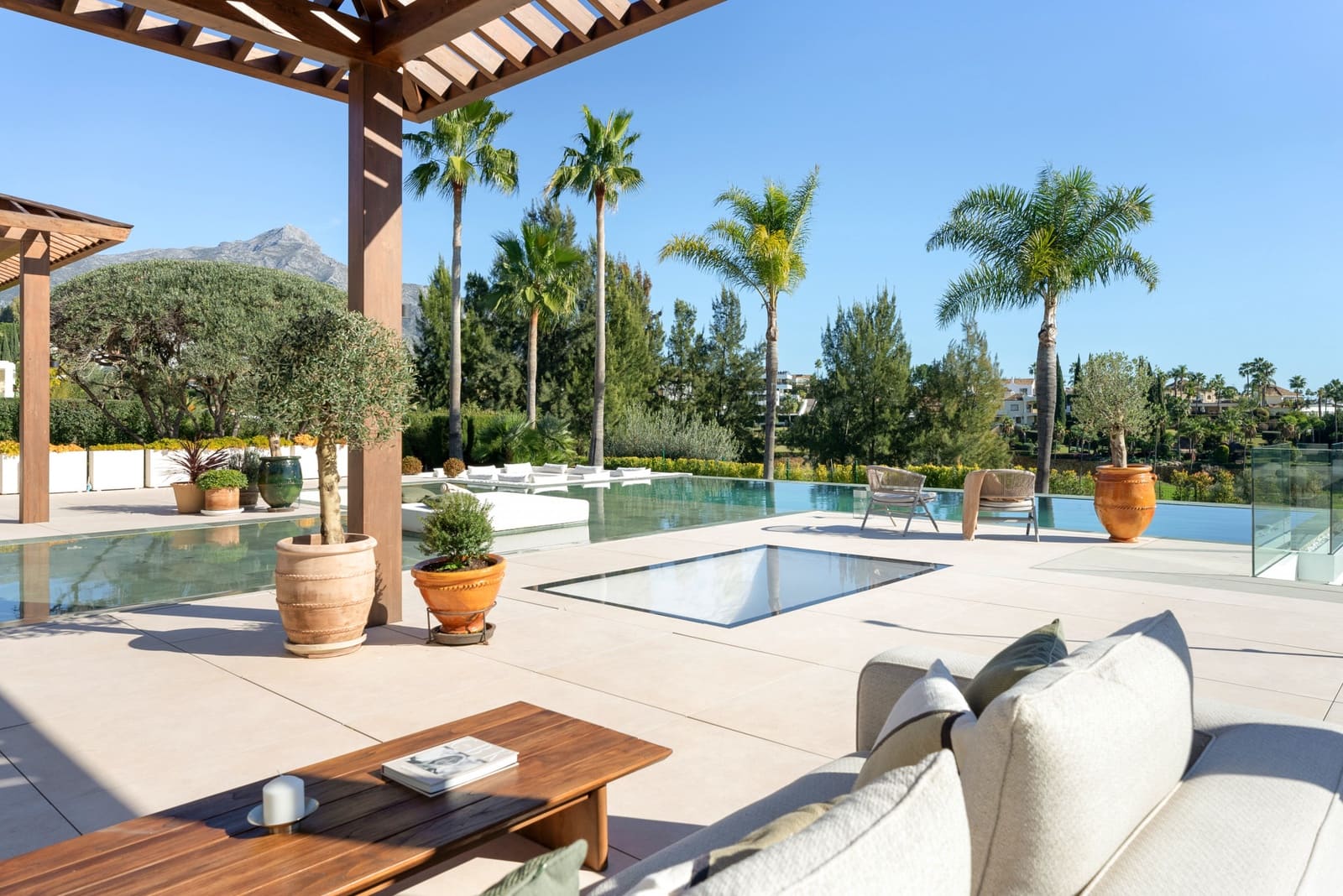 6 quarto Moradia para venda em Marbella com piscina garagem - 8 995 000 € (Ref: 9848819)