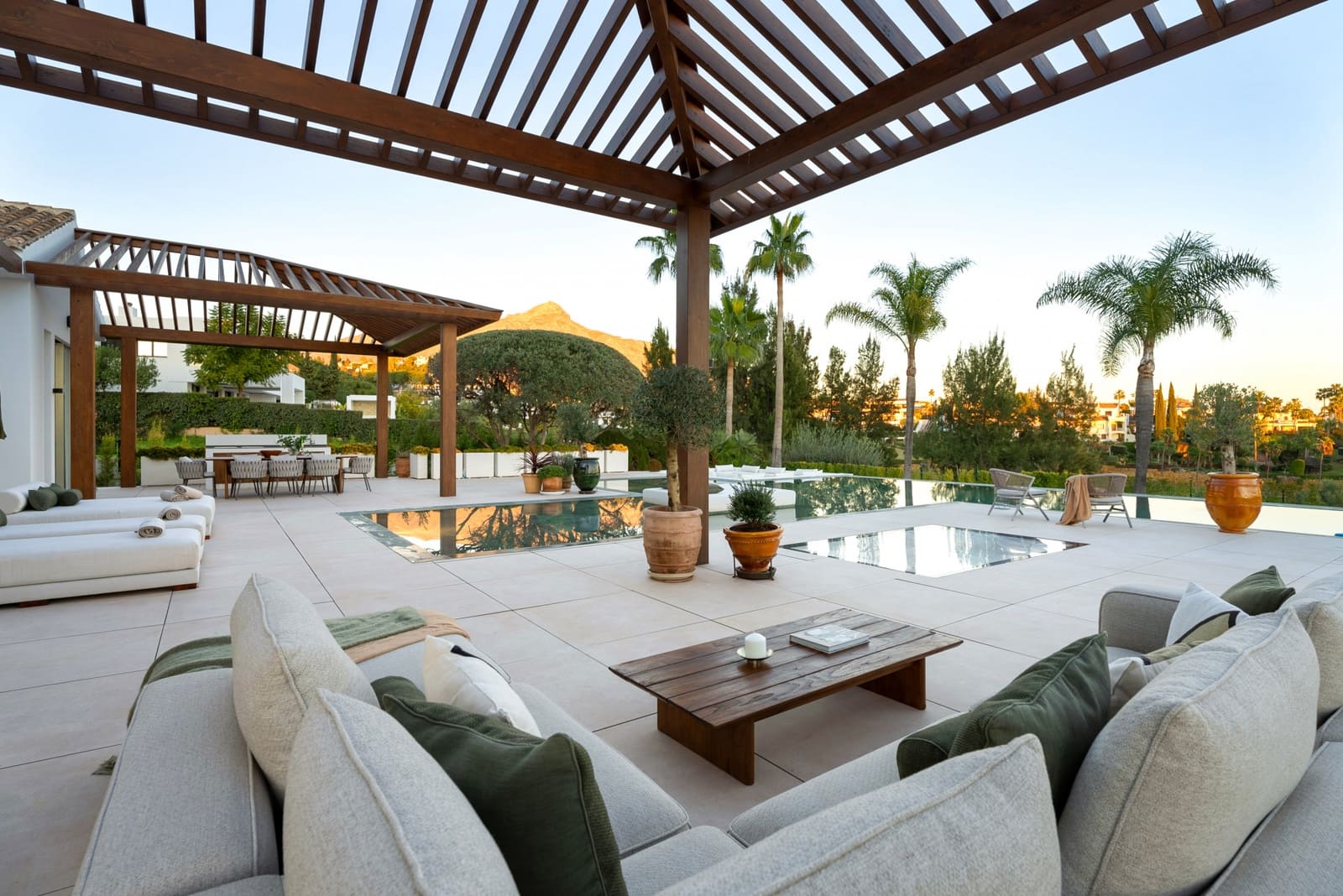 6 quarto Moradia para venda em Marbella com piscina garagem - 8 995 000 € (Ref: 9848819)