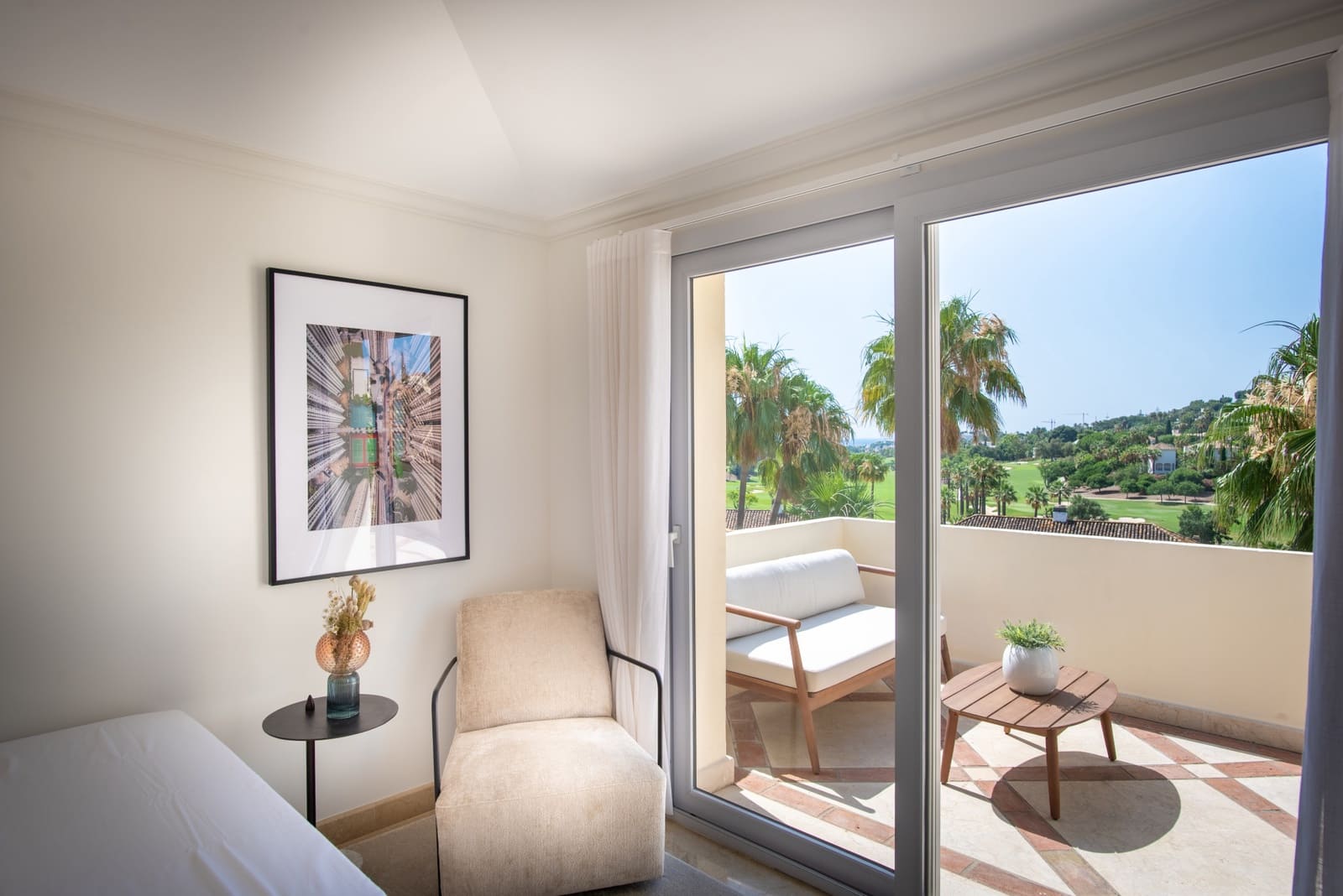 3 bedroom Penthouse for sale in Marbella with pool garage - € 1,650,000 (Ref: 9848820)