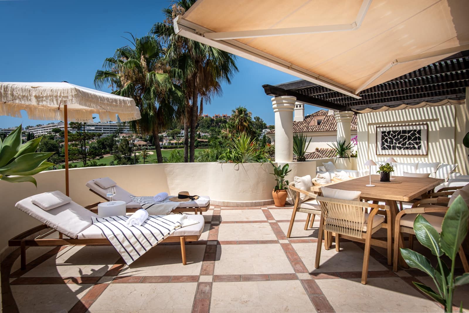 3 bedroom Penthouse for sale in Marbella with pool garage - € 1,650,000 (Ref: 9848820)