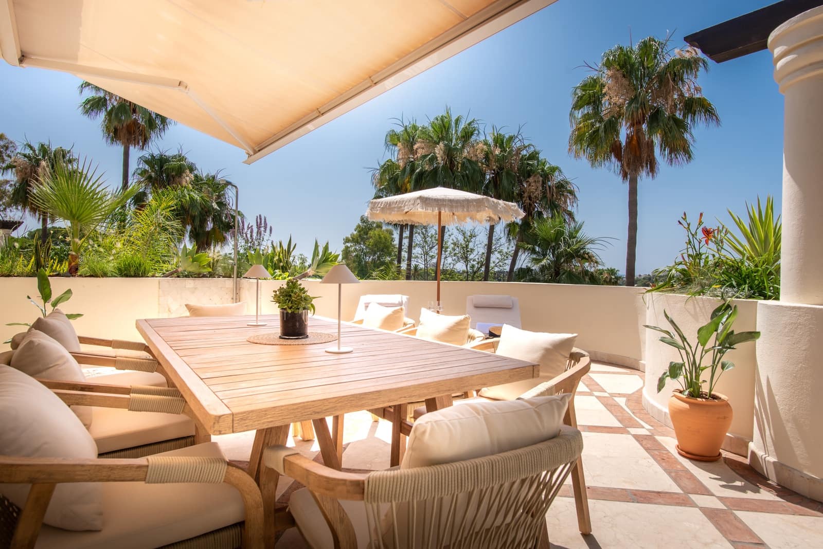 3 bedroom Penthouse for sale in Marbella with pool garage - € 1,650,000 (Ref: 9848820)