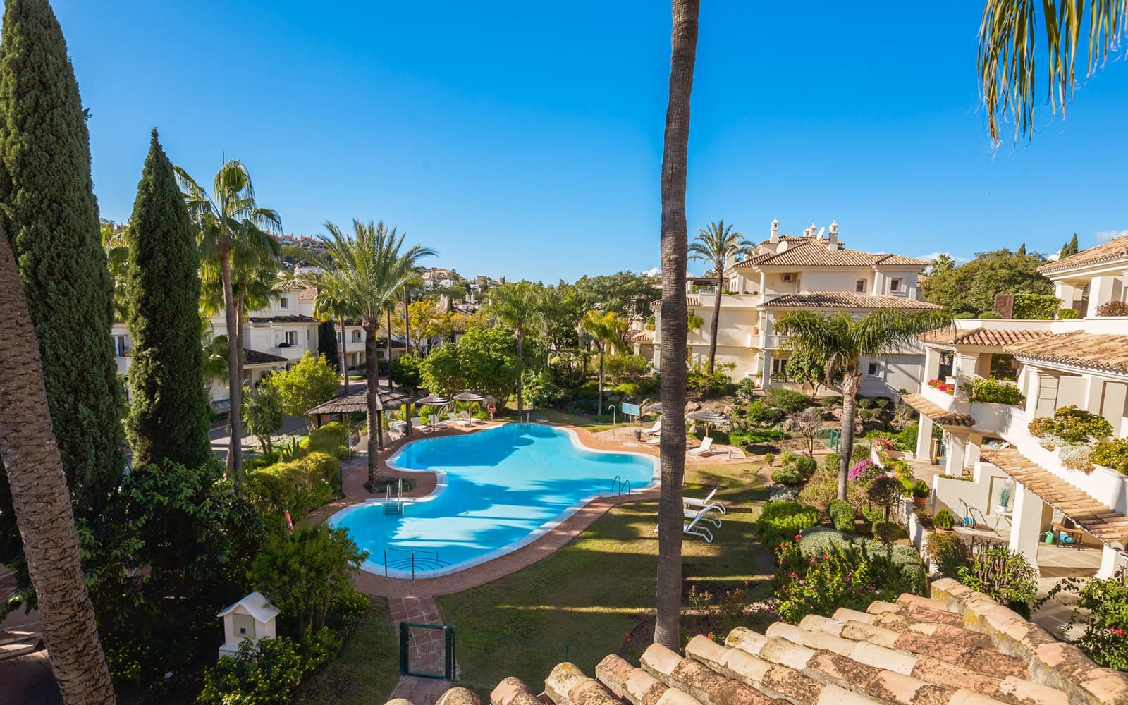 3 chambre Penthouse à vendre à Marbella avec piscine garage - 3 950 000 € (Ref: 9848824)