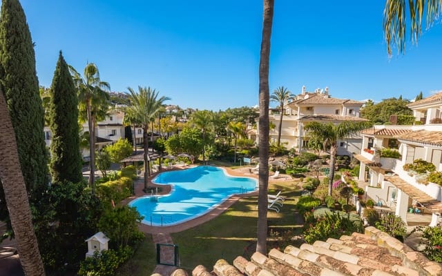 Ático de 3 habitaciones en Los Naranjos, Marbella en venta con piscina garaje - 3.950.000 € (Ref: 9848824)