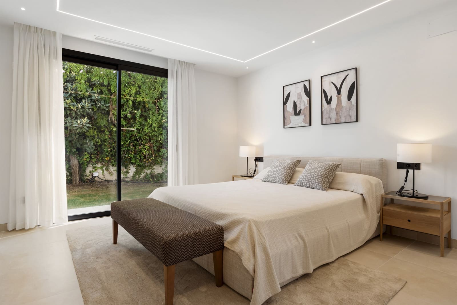 4 bedroom Villa for sale in Guadalmina with pool garage - € 3,580,000 (Ref: 9848825)