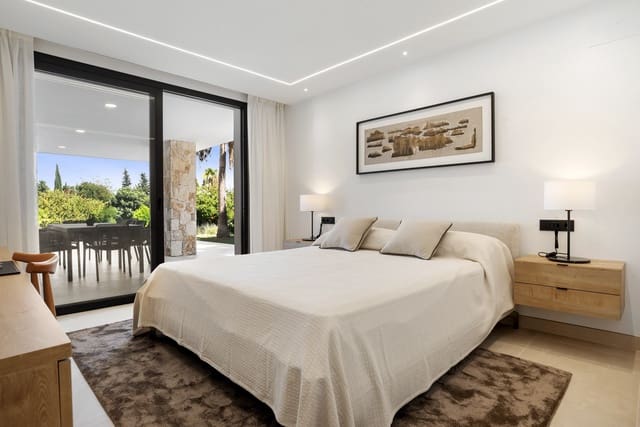 4 soveværelse Villa til salg i Guadalmina Alta, Marbella med swimmingpool garage - € 3.580.000 (Ref: 9848825)