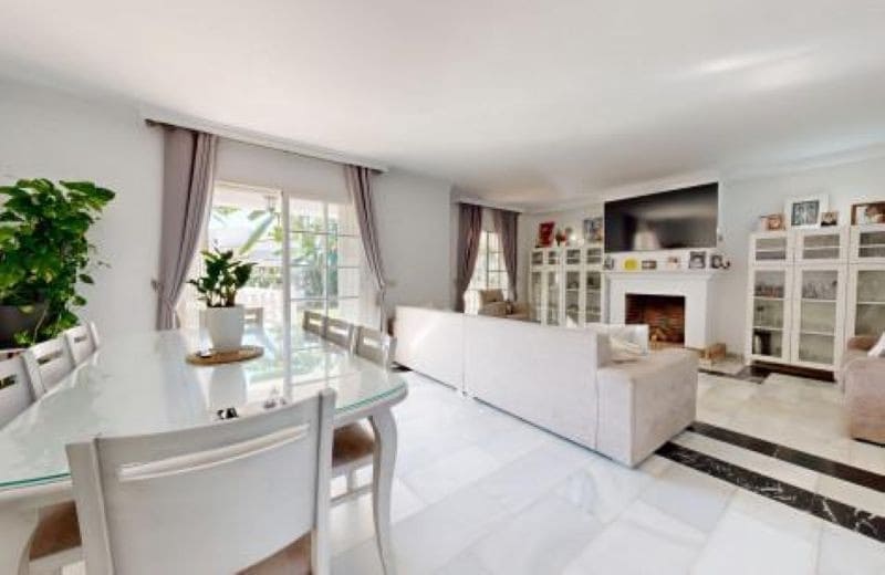 6 sovrum Semi-fristående Villa till salu i Marbella med pool garage - 3 700 000 € (Ref: 9848827)