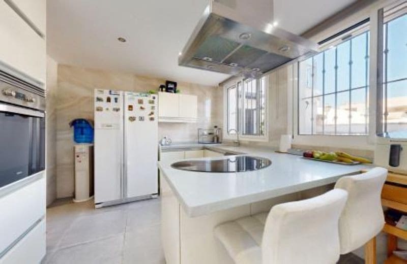 6 sovrum Semi-fristående Villa till salu i Marbella med pool garage - 3 700 000 € (Ref: 9848827)
