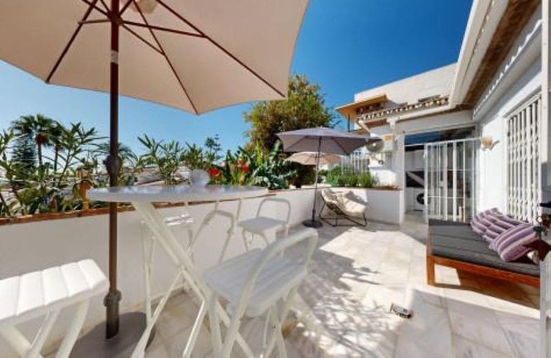 6 sovrum Semi-fristående Villa till salu i Marbella med pool garage - 3 700 000 € (Ref: 9848827)