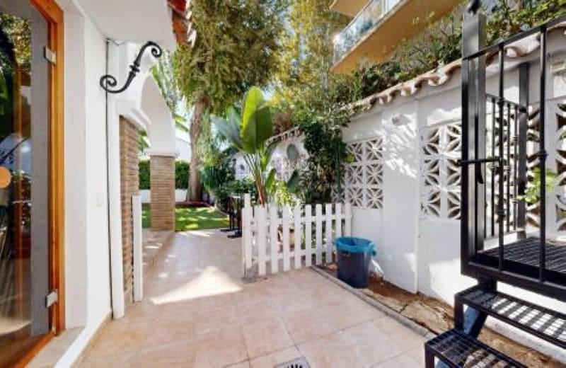 6 sovrum Semi-fristående Villa till salu i Marbella med pool garage - 3 700 000 € (Ref: 9848827)