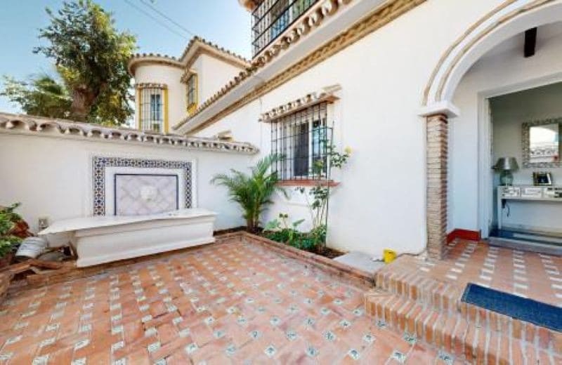 6 sovrum Semi-fristående Villa till salu i Marbella med pool garage - 3 700 000 € (Ref: 9848827)