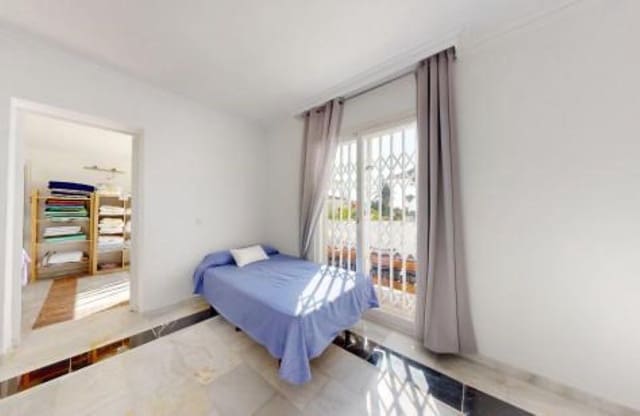 6 makuuhuone Paritalo myytävänä paikassa Lomas De Marbella, Marbella mukana uima-altaan 
autotalli - 3 700 000 € (Ref: 9848827)