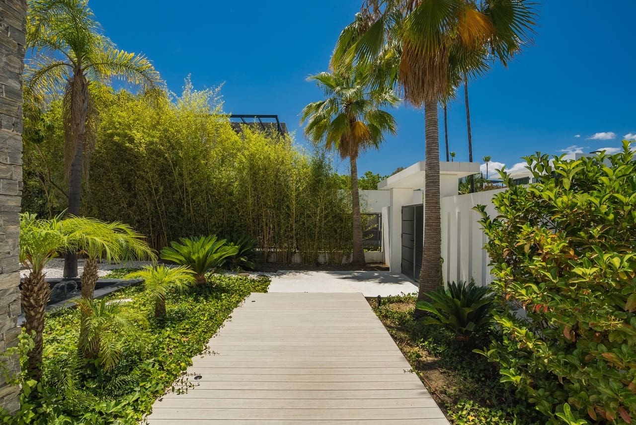 5 Zimmer Villa zu verkaufen in Marbella mit Pool Garage - 7.995.000 € (Ref: 9848829)