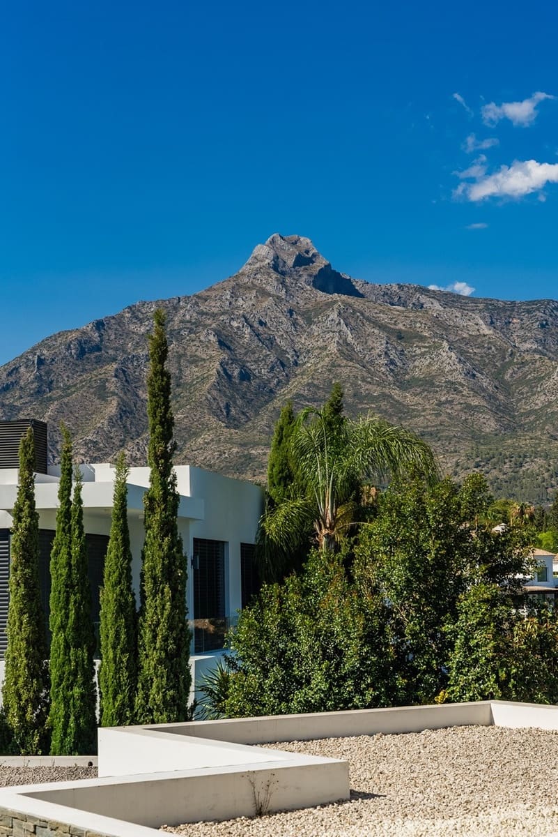 5 Zimmer Villa zu verkaufen in Marbella mit Pool Garage - 7.995.000 € (Ref: 9848829)
