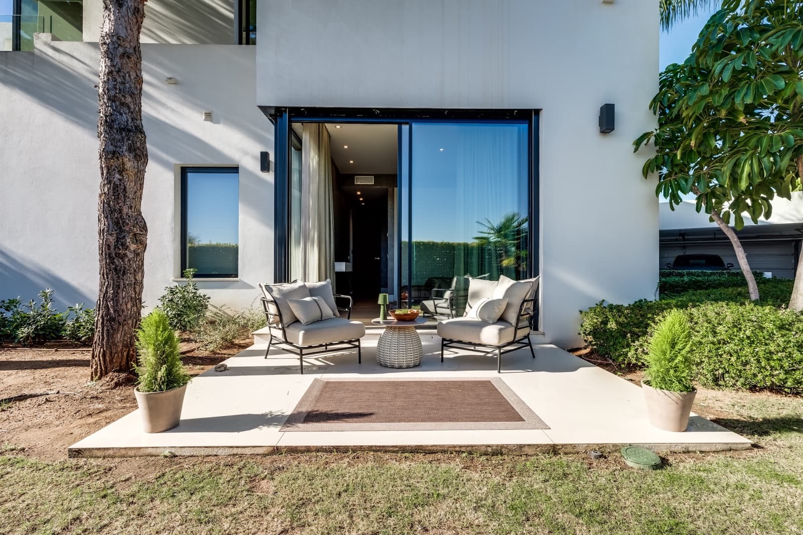 5 bedroom Villa for sale in Marbella with pool garage - € 7,995,000 (Ref: 9848829)