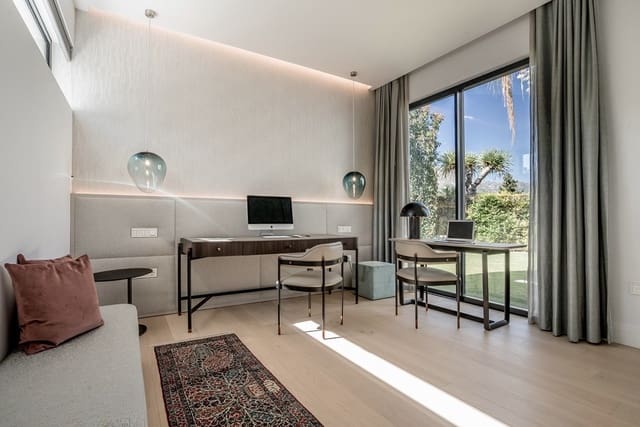 5 bedroom Villa for sale in Lomas De Marbella, Marbella with pool garage - € 7,995,000 (Ref: 9848829)