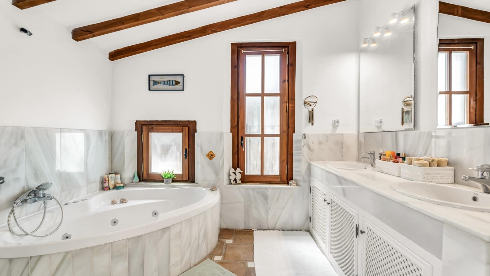 7 Zimmer Villa zu verkaufen in Marbella mit Pool Garage - 2.495.000 € (Ref: 9848830)