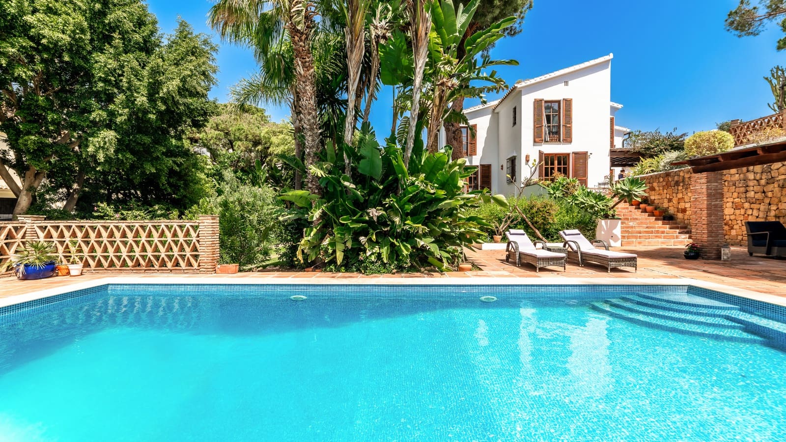 7 Zimmer Villa zu verkaufen in Marbella mit Pool Garage - 2.495.000 € (Ref: 9848830)