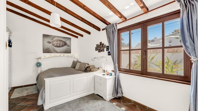 7 quarto Moradia para venda em Elviria, Marbella com piscina garagem - 1 995 000 € (Ref: 9848830)