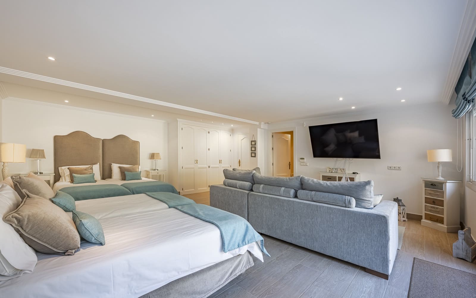 5 quarto Moradia para venda em Benahavis com piscina - 2 895 000 € (Ref: 9848831)