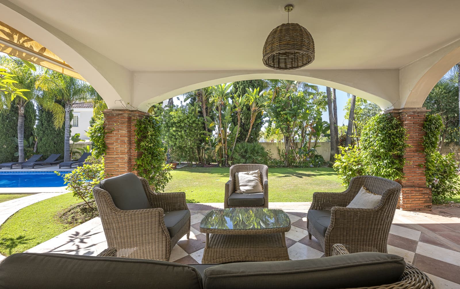 5 quarto Moradia para venda em Benahavis com piscina - 2 895 000 € (Ref: 9848831)