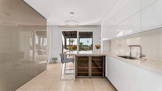 3 makuuhuone Kattohuoneisto myytävänä paikassa Lomas De Marbella, Marbella mukana uima-altaan 
autotalli - 5 900 000 € (Ref: 9848832)