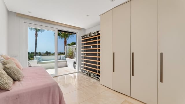 3 makuuhuone Kattohuoneisto myytävänä paikassa Lomas De Marbella, Marbella mukana uima-altaan 
autotalli - 5 900 000 € (Ref: 9848832)