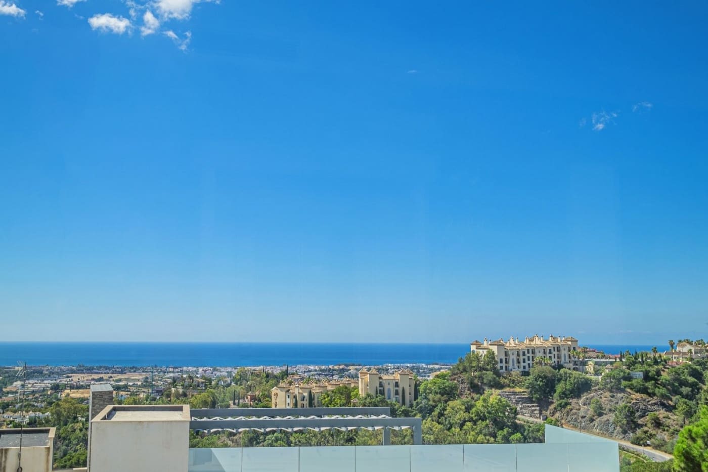 3 soveværelse Semi-Rækkehus til salg i Benahavis med swimmingpool garage - € 1.490.000 (Ref: 9848833)