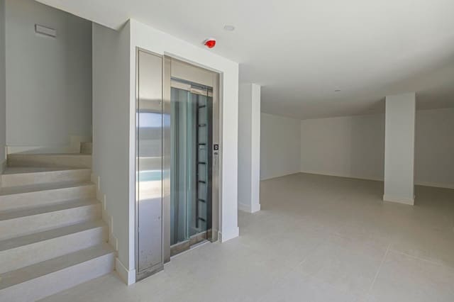 3 chambre Villa/Maison Semi-Mitoyenne à vendre à Benahavís avec piscine garage - 1 490 000 € (Ref: 9848833)