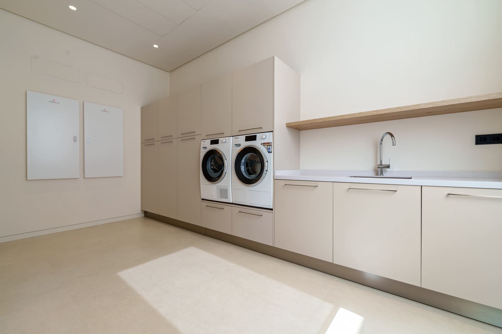5 soverom Villa til salgs i Golden Mile med svømmebasseng garasje - € 5 995 000 (Ref: 9848835)