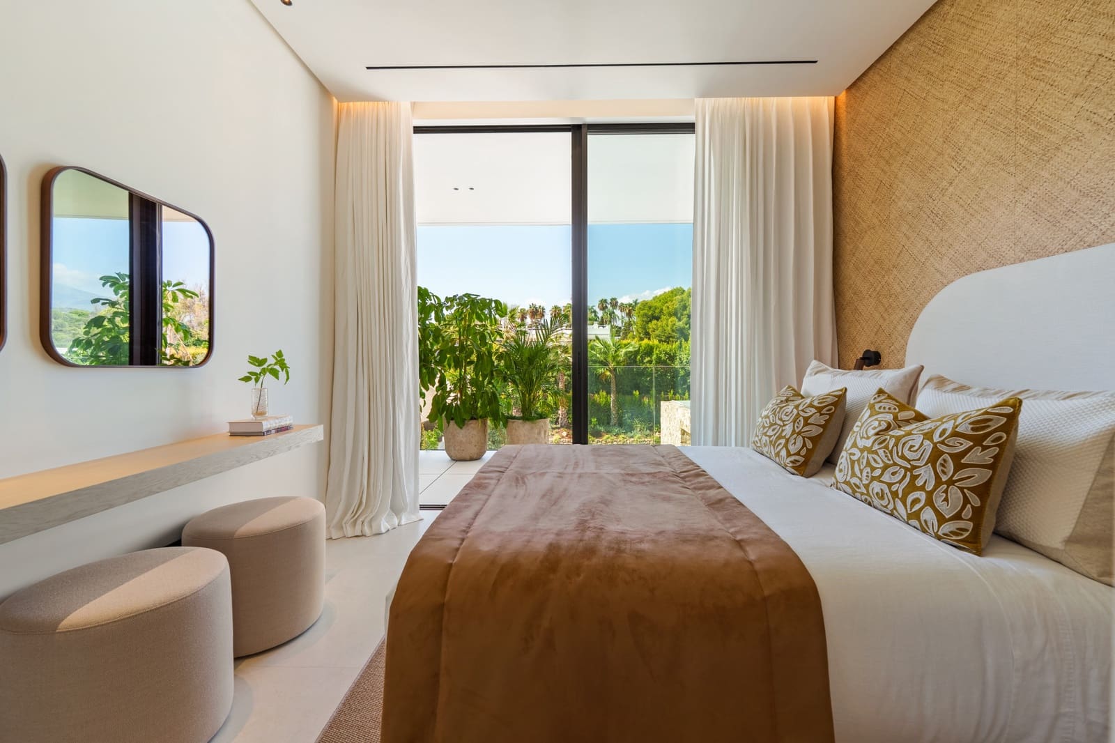 5 bedroom Villa for sale in Golden Mile with pool garage - € 5,995,000 (Ref: 9848835)