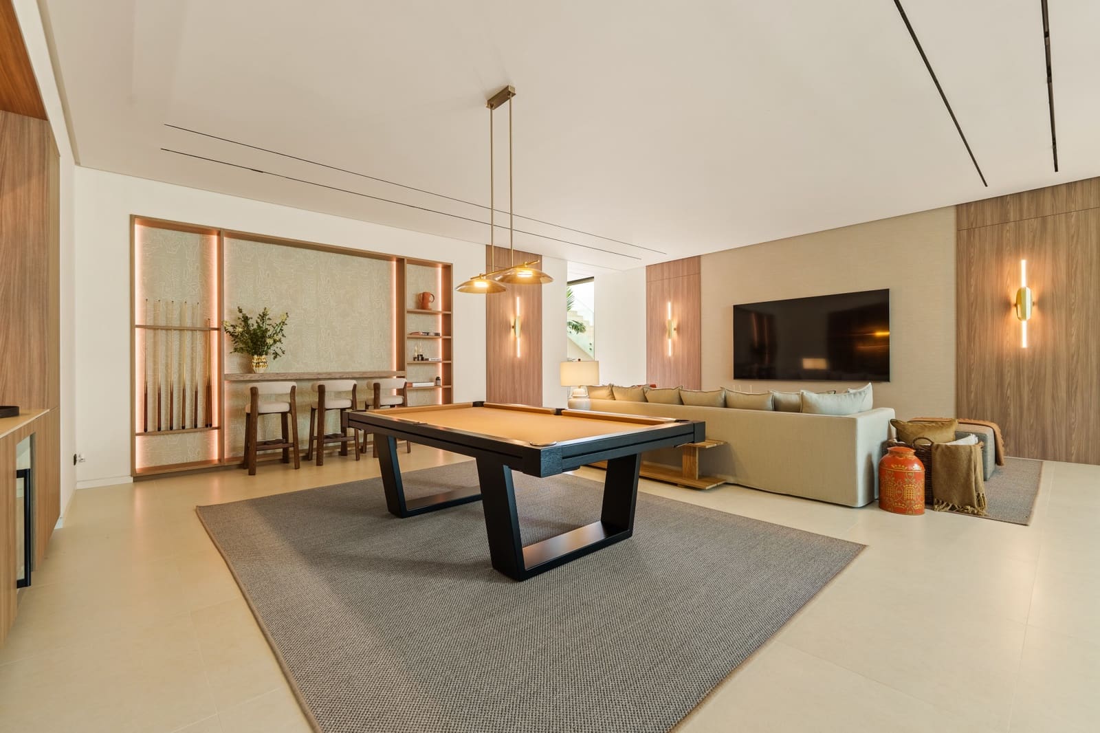 5 bedroom Villa for sale in Golden Mile with pool garage - € 5,995,000 (Ref: 9848835)