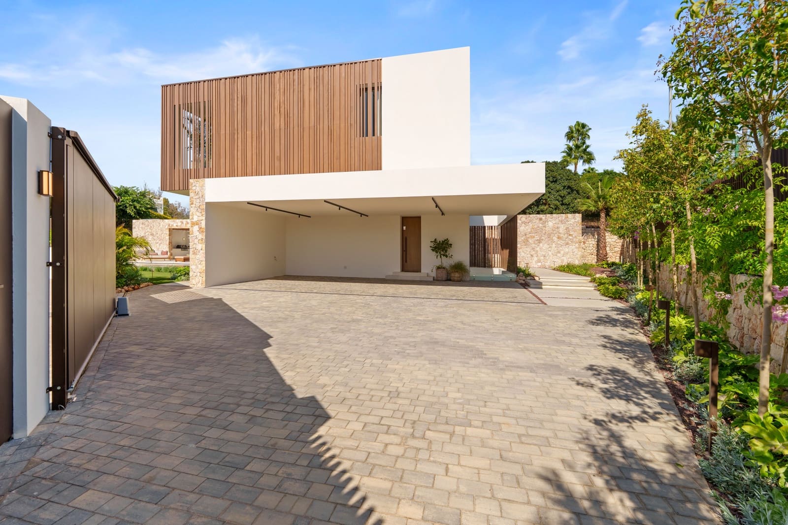 5 bedroom Villa for sale in Golden Mile with pool garage - € 5,995,000 (Ref: 9848835)