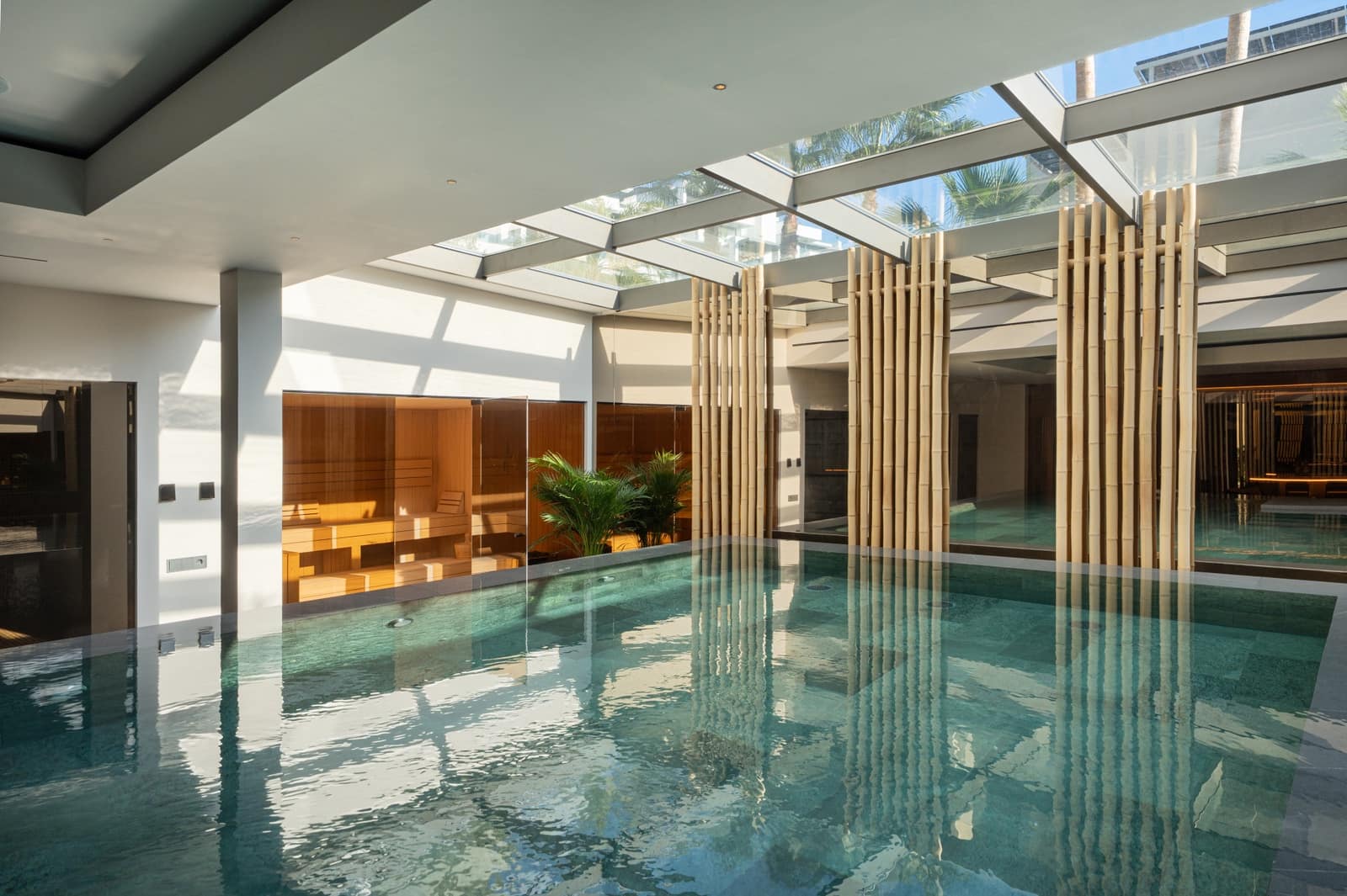 6 bedroom Villa for sale in La Quinta with pool garage - € 7,395,000 (Ref: 9848839)